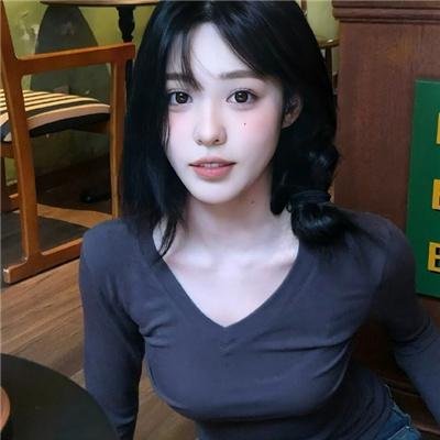 身为悲剧始作俑者的最强邪恶BOSS女王为民竭心尽力